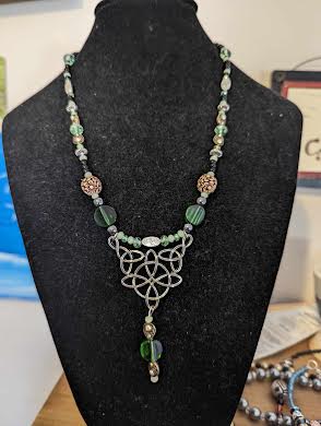 Celtic Knot with Green accents