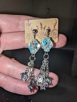 Sea turtle necklace and earrings.